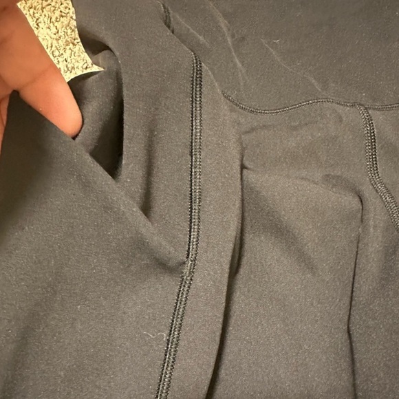 Sale Lululemon black leggings size 6 EUC- excellent condition!! - Picture 5 of 6